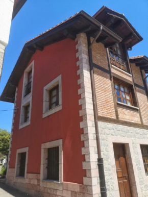 LA CASA ROJA